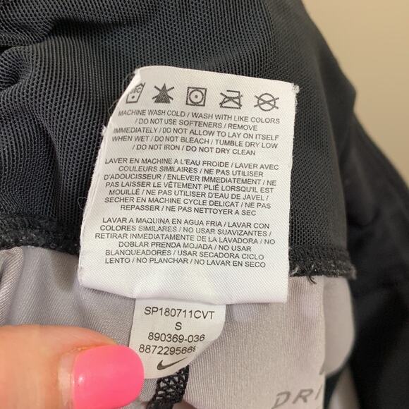 Nike Dri-Fit Black/White Patterned Crop Leggings - Picture 4 of 7